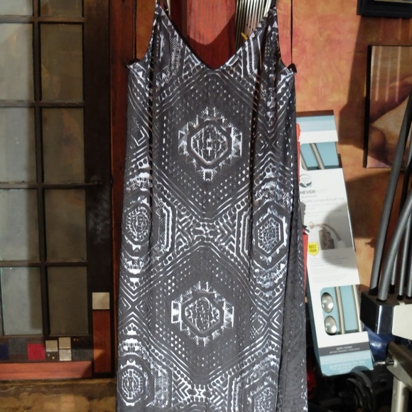 Semi-sheer Maxi-dress - Picture 2 of 2